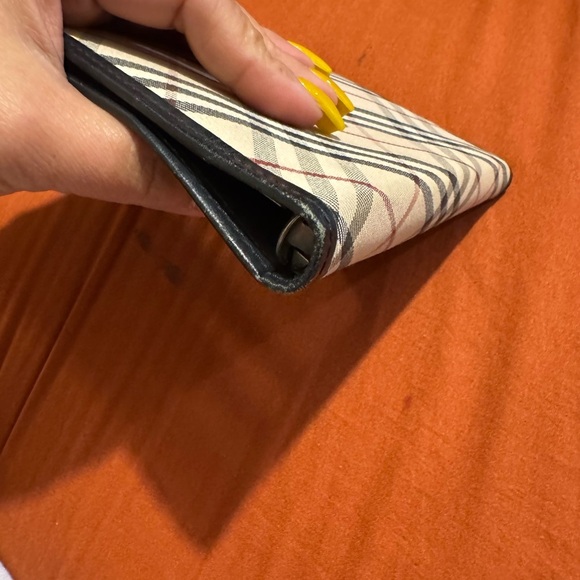 Burberry Plaid Checkered Agenda - Picture 3 of 7